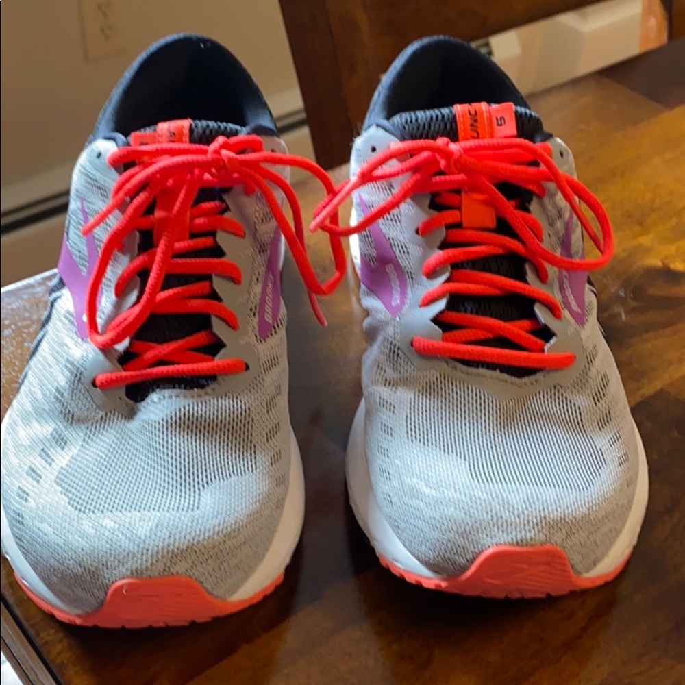 Brooks Launch 6